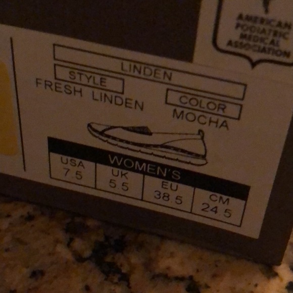 Vionic 7.5 Fresh Linden Mocha Slip On - Picture 3 of 11